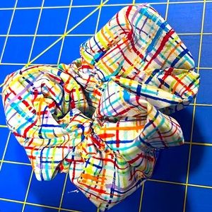 Rainbow scratching pattern scrunchie